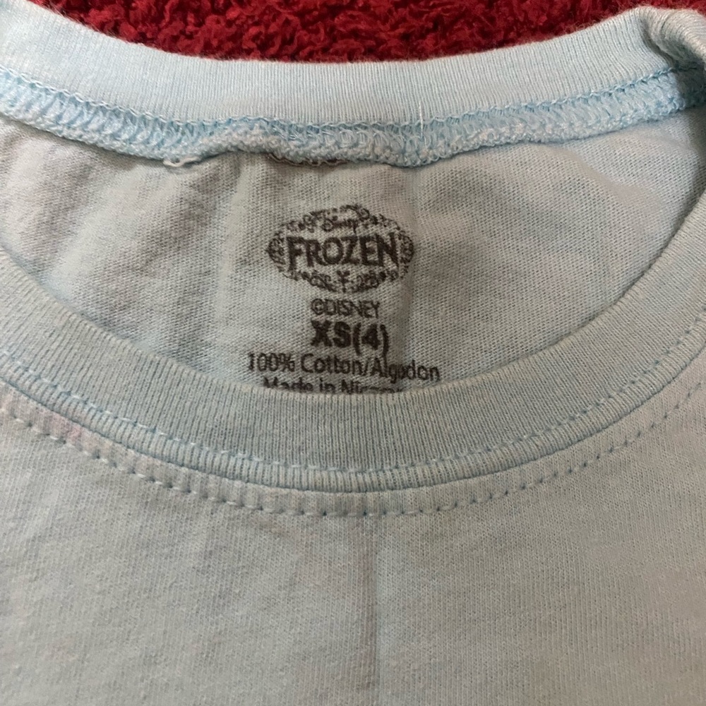 Elsa Disney frozen “selfie” tshirt - Picture 3 of 3